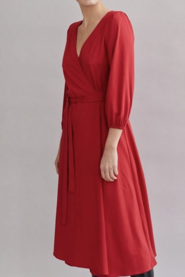 Bawełniana miękka sukienka kopertowa midi soczysta czerwień jak wino 