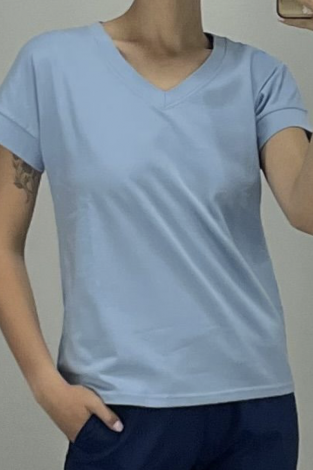 BASIC PREMIUM Błękitny bawełniany TSHIRT oversize z mięsistej bawełny 100% jasno niebieskiej z dekoltem V