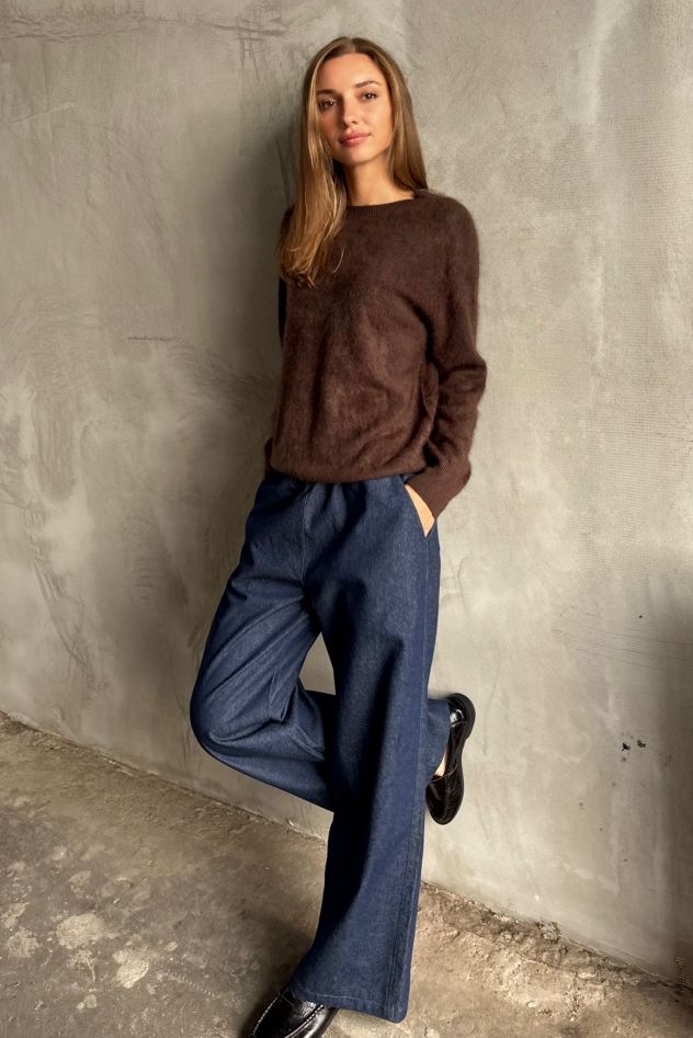 Brązowo czekoladowy sweter wyjątkowo miękki lekko puchaty szlachetny skład 100% kaszmir 