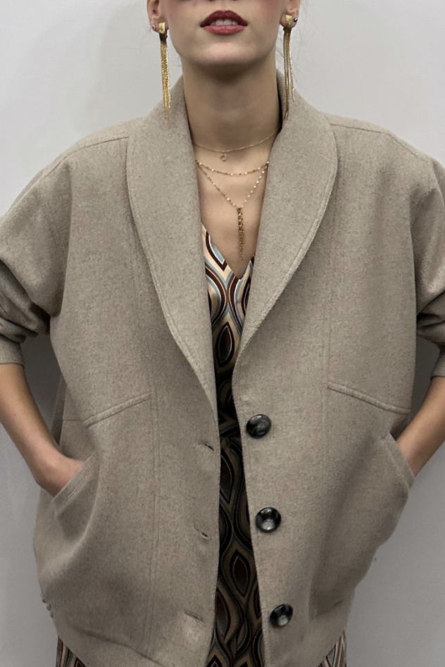 WEŁNIANA Kurtka THE 70s melanżowy beż z guzikami i szerokim kołnierzem 