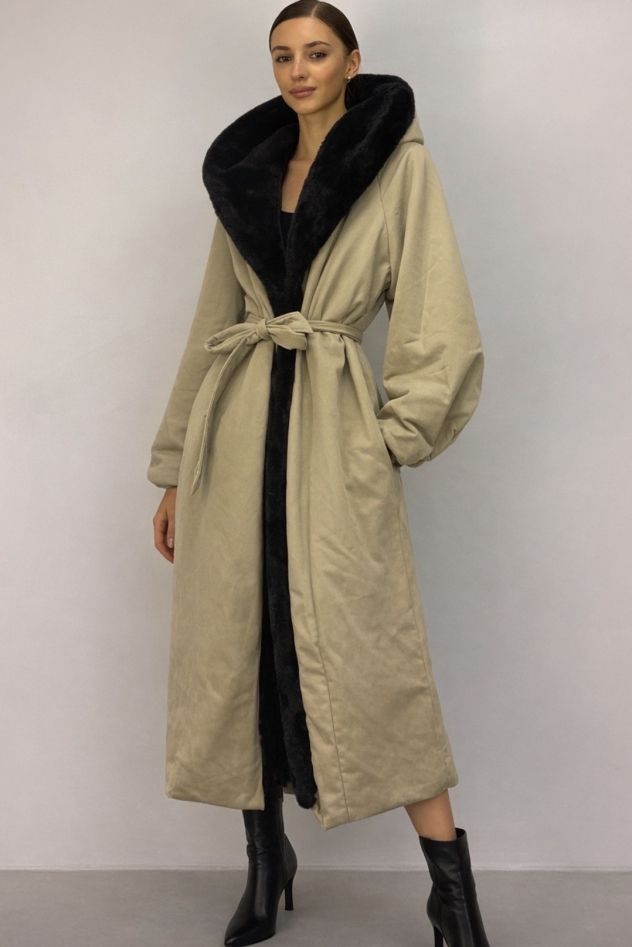 Długa kurtka beżowa z paskiem 