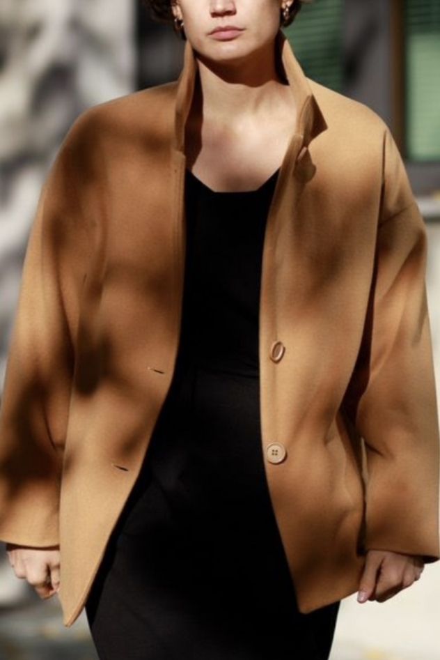 Wełniana Camelowa Beżowa Kurtka Krótki Płaszczyk 100% wełna 