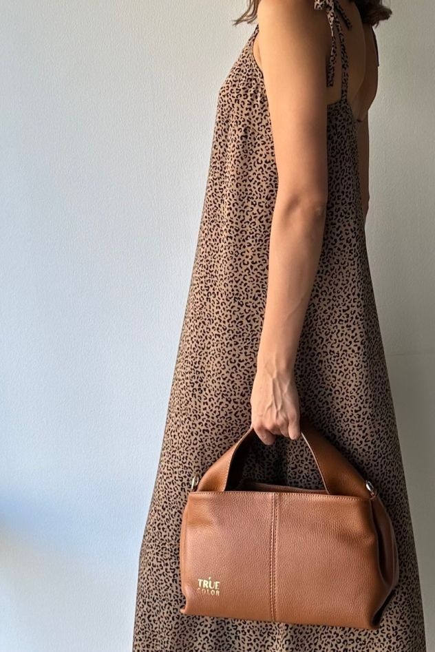 Skórzana camel koniak torebka kuferek ze skóry naturalnej z paskiem