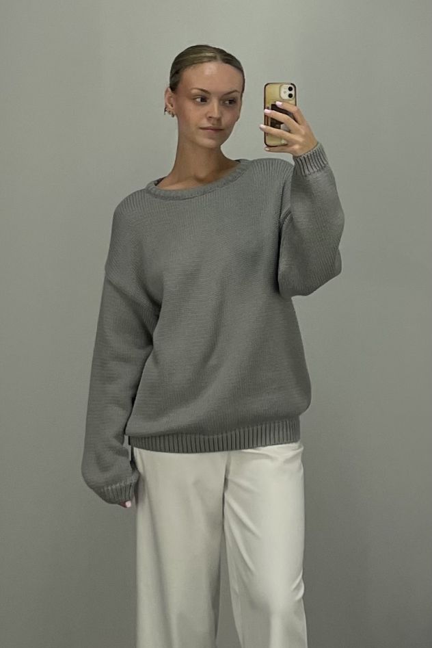 Krótszy Ciepły Bawełniany 100% bawełny klasyczny szary sweter z okrągłym dekoltem oversize na modelce