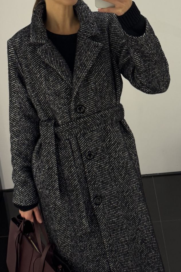 Długi Wełniany Smukły zimowy Płaszcz CZARNO BIAŁY w jodełkę  100% wełna 