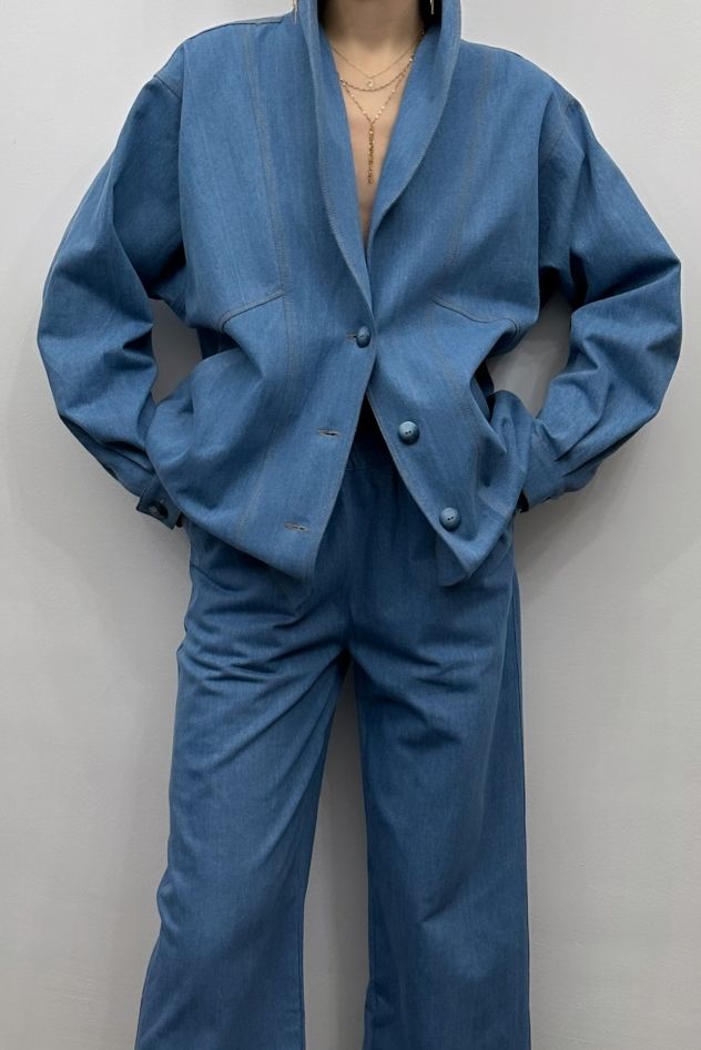100% BAWEŁNIANA Kurtka jeansowa 'THE 70'S'  BLUE JEANS - błękitna, z podszewką, 4 guzikami i szerokim kołnierzem