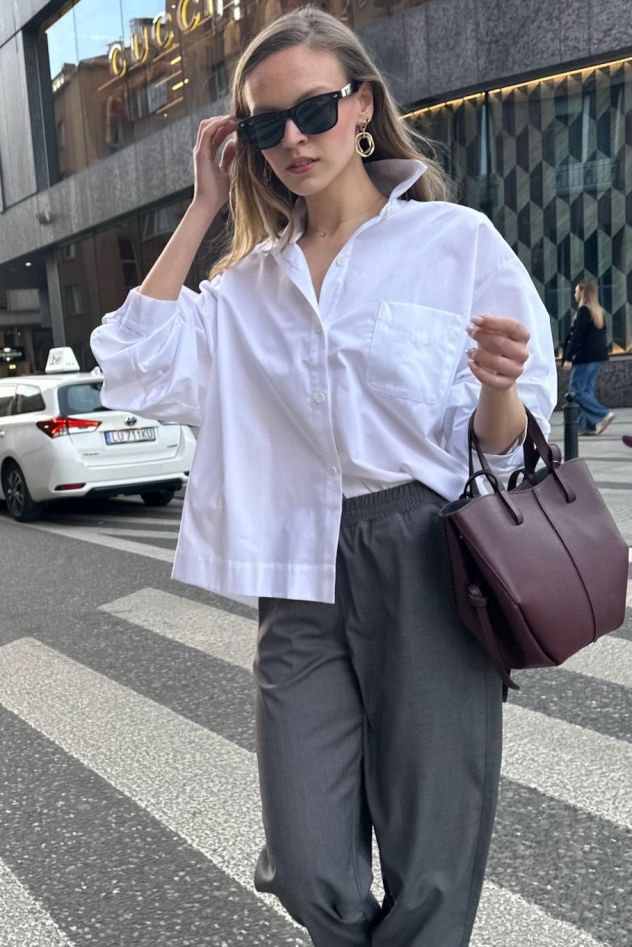 SHOP THE LOOK 1 - klasyczna koszula bawełniana ze spodniami wełnianymi i torebką skórzaną