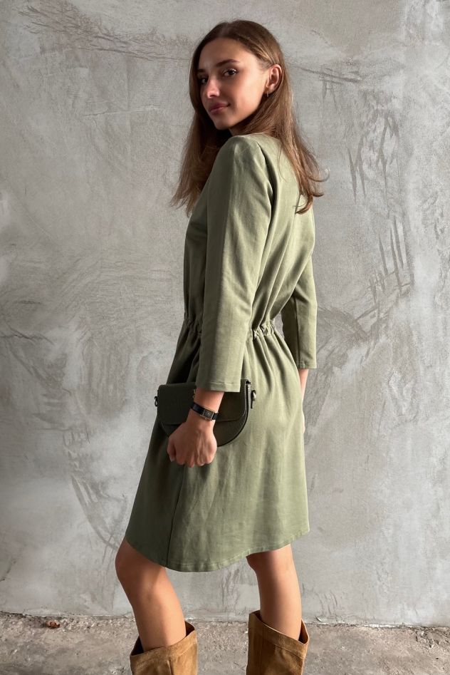 Bawełniana sukienka khaki z gumką, do kolan, 100% bawełna