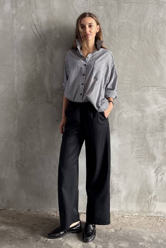 Spodnie wełna 100% czarne szerokie w delikatny prążek 