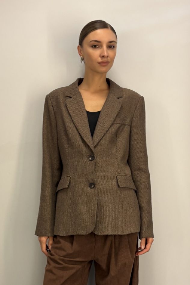 Brązowe spodnie sztruksowe szerokie z zakładkami i suwakiem