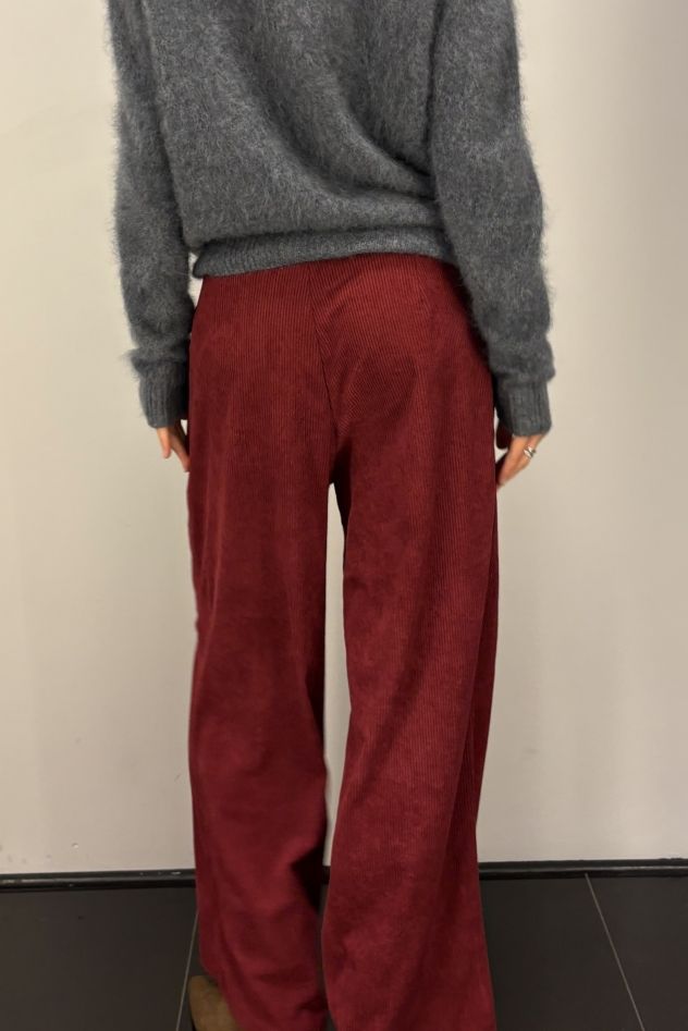 Bordo burgund karmazynowe spodnie sztruksowe szerokie z zakładkami i suwakiem