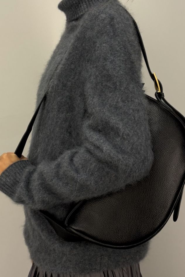 Skórzana czarna torebka średniej wielkości 100% skóra naturalna