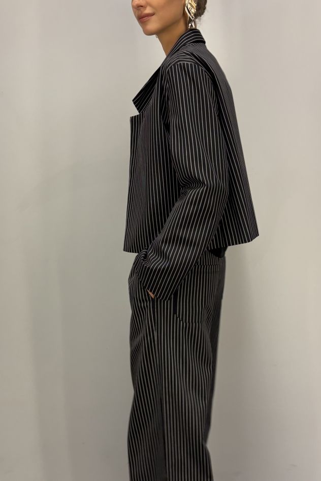 Wełniany Garnitur zestaw marynarka i spodnie czarny w białe paski 100% wełna dziewicza virgin wool