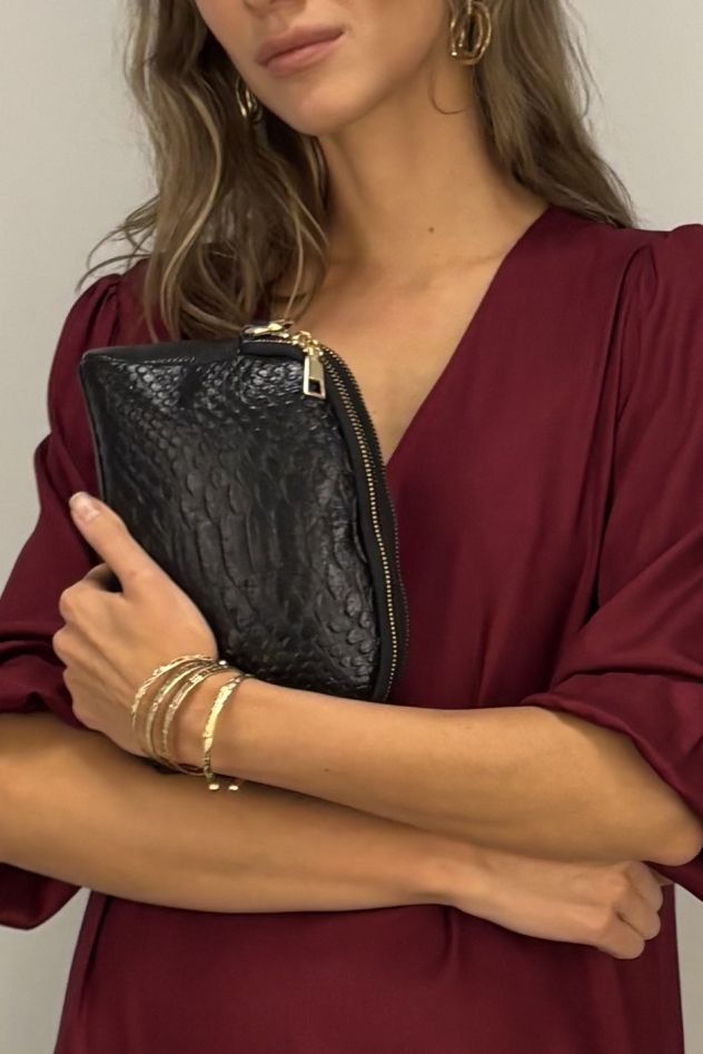 Wiskozowa sukienka fuksjowa lekka zwężana w talii