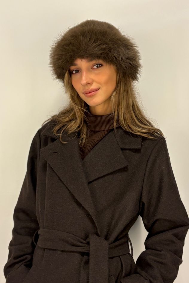 Futrzana brązowa mięciutka czapka imitująca futro z lisa w brązie 