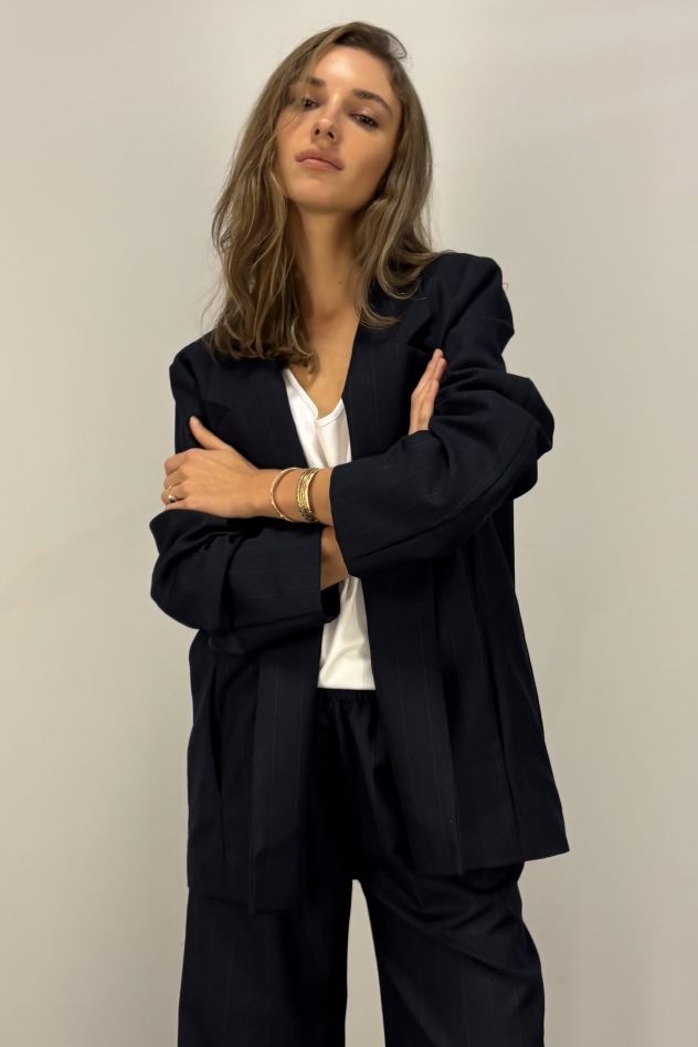 Dluga marynarka granatowa w błękitne paski bez guzików 100% wełna 