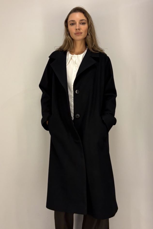 Czarny rozszerzany trapezowy wełniany płaszcz  