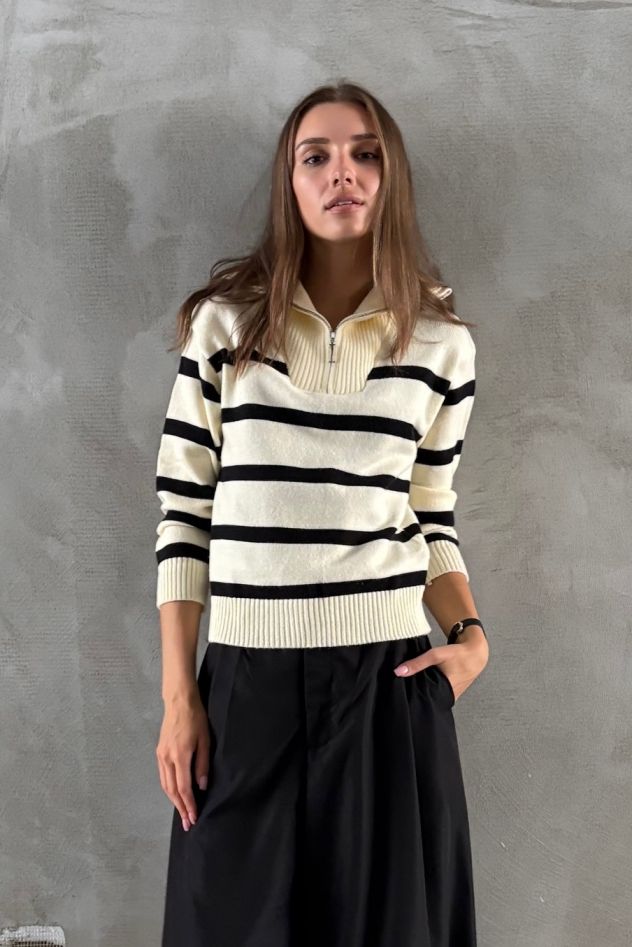 Sweter w pasy śmietankowy ecru ciepły wiskozowy miękki 