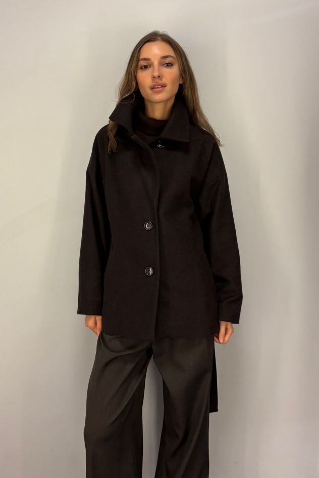 Wełniana czekoladowa kurtka krótki Płaszczyk w ciemnym brązie 100% wełny z paskiem i dodatkowym guzikiem pod szyją