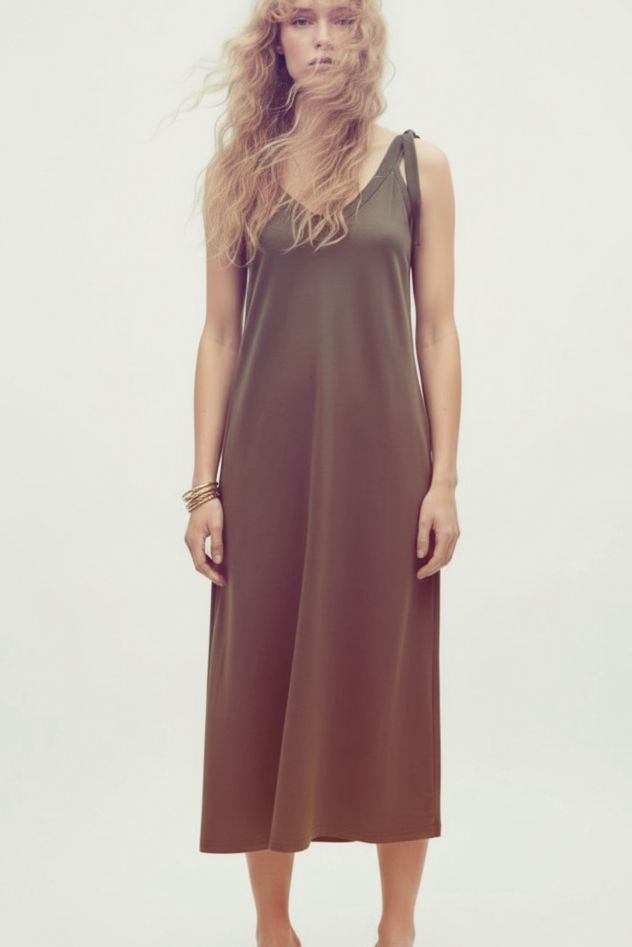 Bawełniana sukienka na ramiączka w kolorze khaki, ziemisto zielonym