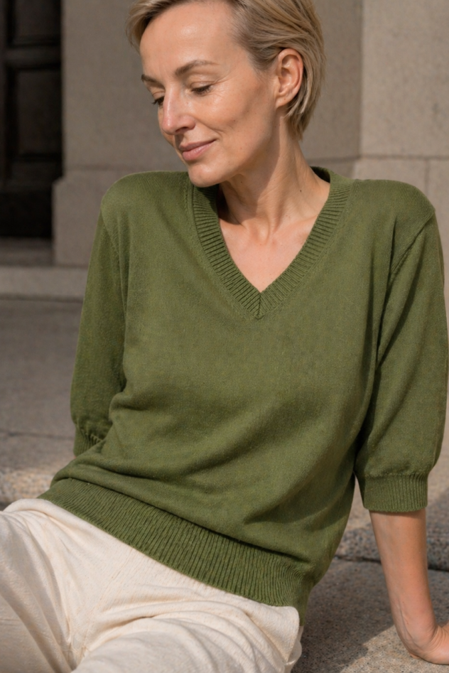 Wiskozowy sweter z rękawem do łokcia zielony khaki