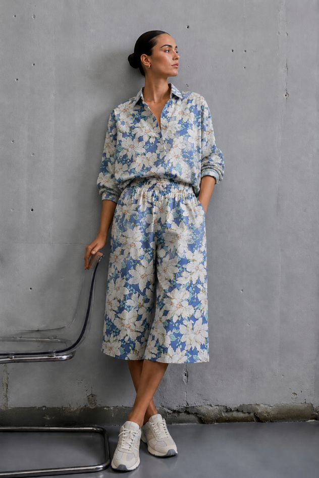 SHOP THE LOOK 20 - komplet bawełna w kwiaty na lato jortsy długie szorty kuloty za kolano i koszula - krótkie spodenki i góra z tej samej lekkiej włoskiej bawełny (Kopia)