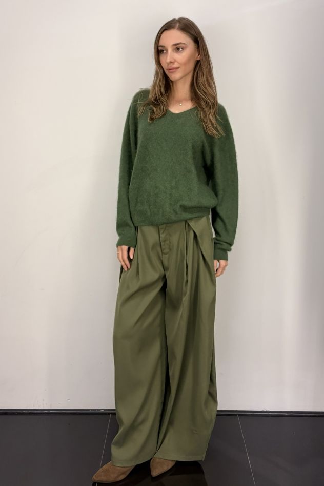 Sweter premium miękki szlachetny skład 100% kaszmir ciemna zieleń dekolt V