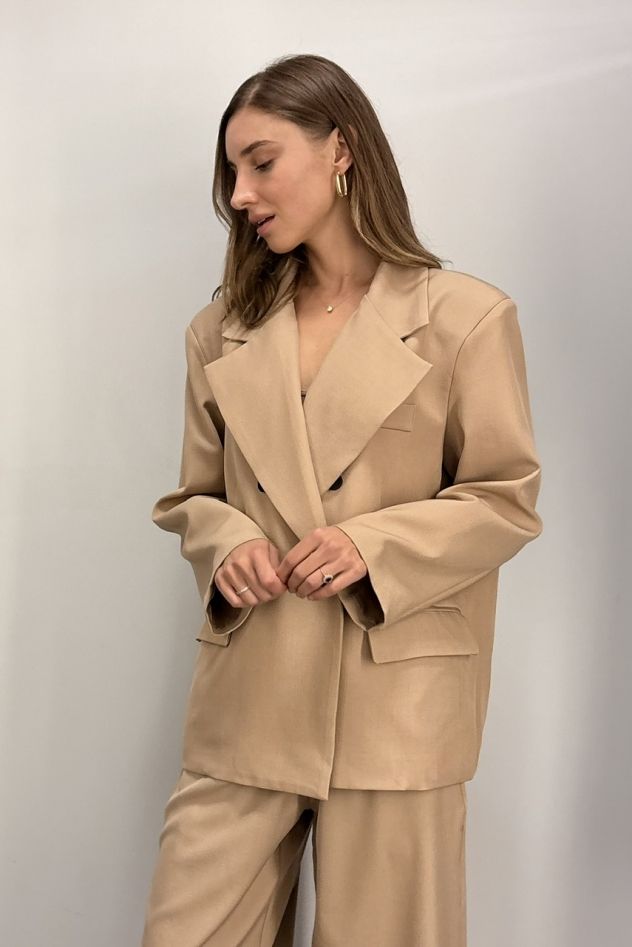 Garnitur camel beż oversize marynarka i luźne spodnie