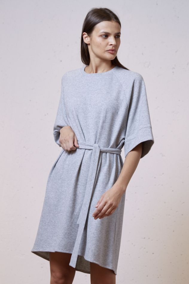 Szara Sukienka oversize sweterkowa PLEASURE GREY z paskiem