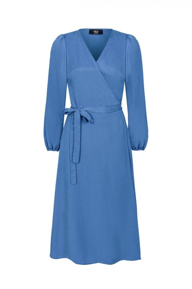 Błękitna niebieska sukienka kopertowa z paskiem z długim rękawem z tencelu 
