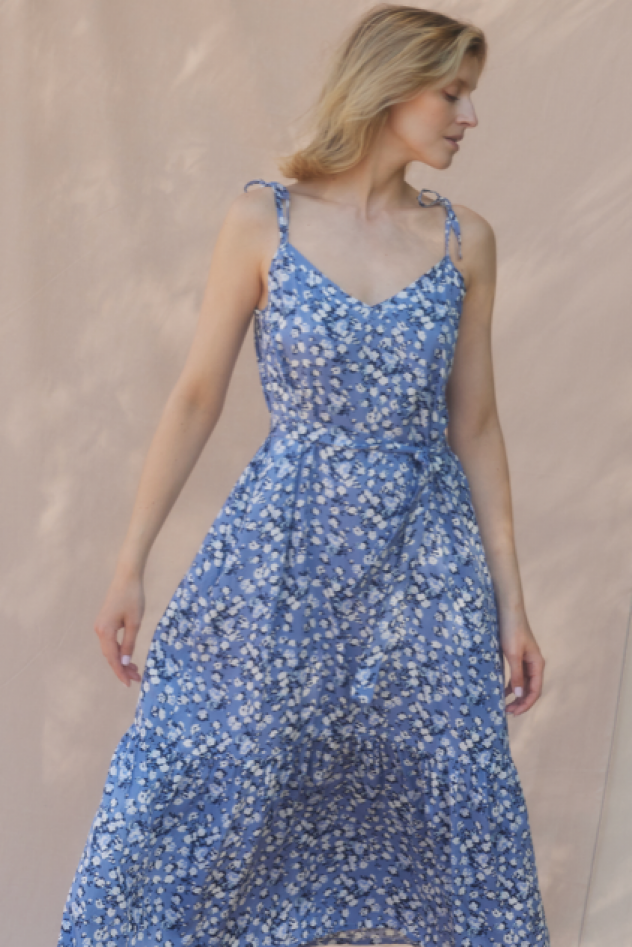 Wiskozowa Błękitno fioletowa Sukienka na ramiączkach w Białe delikatne kwiatki