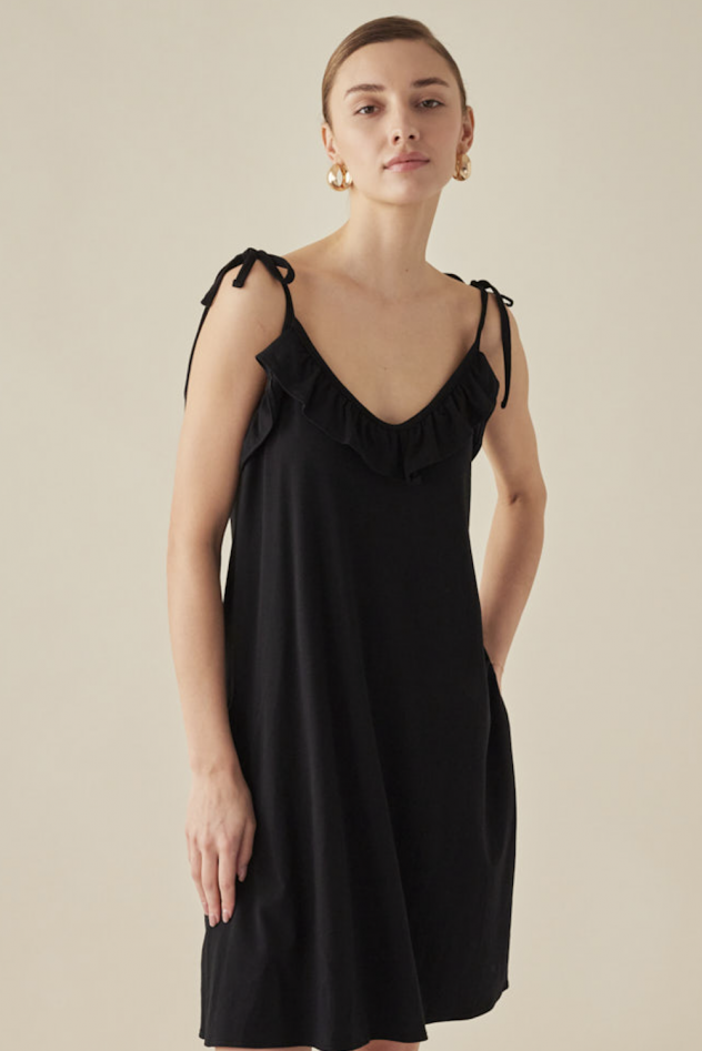 Bawełniana czarna sukienka z dekoltem w serek na ramiączkach do kolan