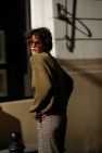 Długi i krótszy bawełniany 100% ZIELONA oliwka khaki sweter z okrągłym dekoltem oversize z naturalnej dzianiny
