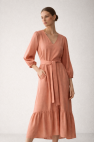 Wiskozowa sukienka Koral pomarańcz CELEBRATION z falbaną i paskiem