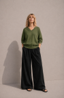 Wiskozowy sweter z rękawem do łokcia zielony khaki