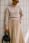 Wiskozowy sweter beżowy z golfem miękki 