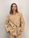 Marynarka oversize z szerokimi ramionami beżowa camel
