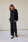 Wełniany sweter 100% wełny merino czarny z okrągłym dekoltem oversize miły w dotyku