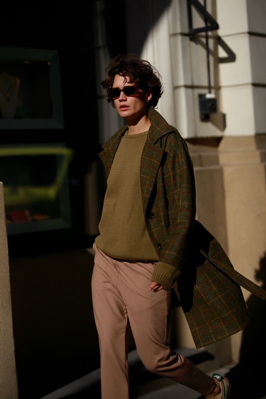 Długi i krótszy bawełniany 100% ZIELONA oliwka khaki sweter z okrągłym dekoltem oversize z naturalnej dzianiny