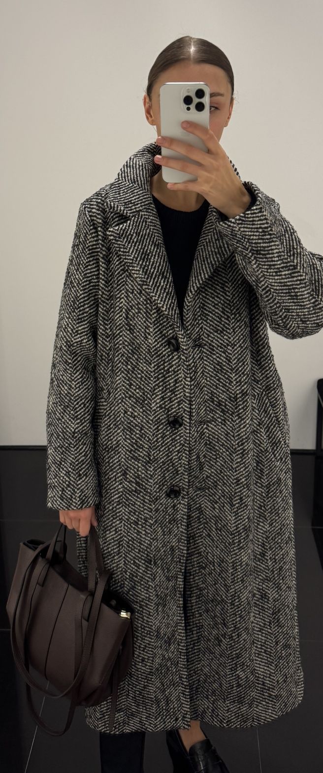 Długi Wełniany smukły zimowy Płaszcz 100% wełna DREAM MAXI w biało czarną jodełkę 