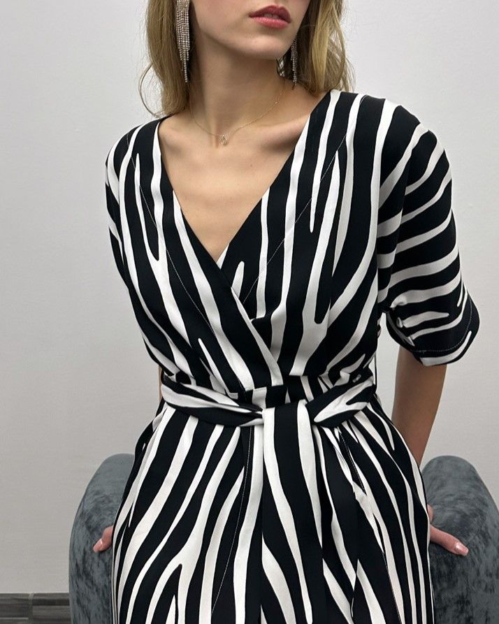 Sukienka kopertowa PARIS PARIS LONG midi wiskozowa czarno-biały print zebra z szerokim paskiem 100% wiskoza włoska