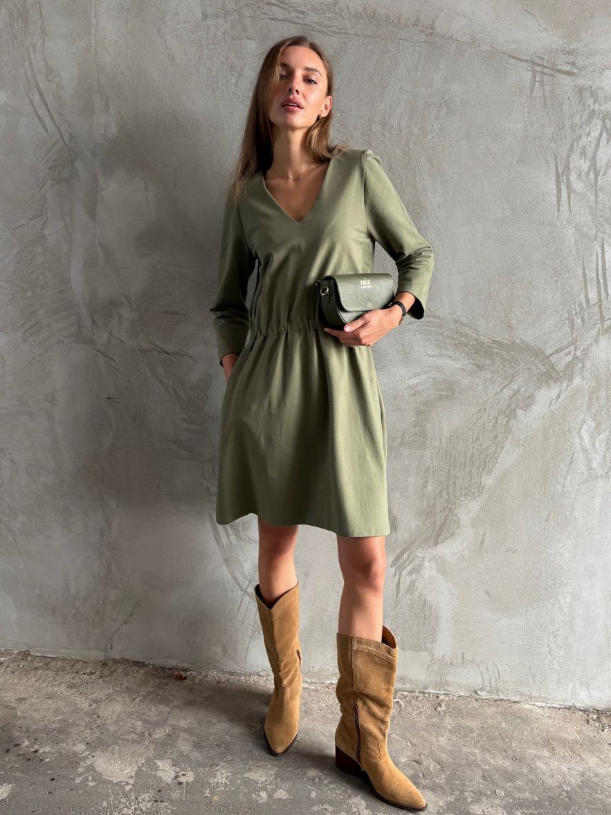 Bawełniana sukienka khaki z gumką, do kolan, 100% bawełna