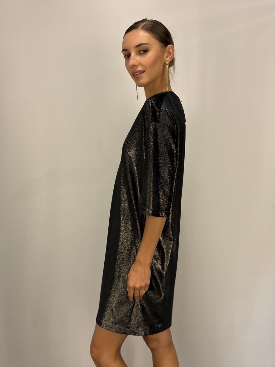 Elegancka Sukienka CLASSY miła w dotyku czarno złota błyszcząca - z paskiem o delikatnym połysku 