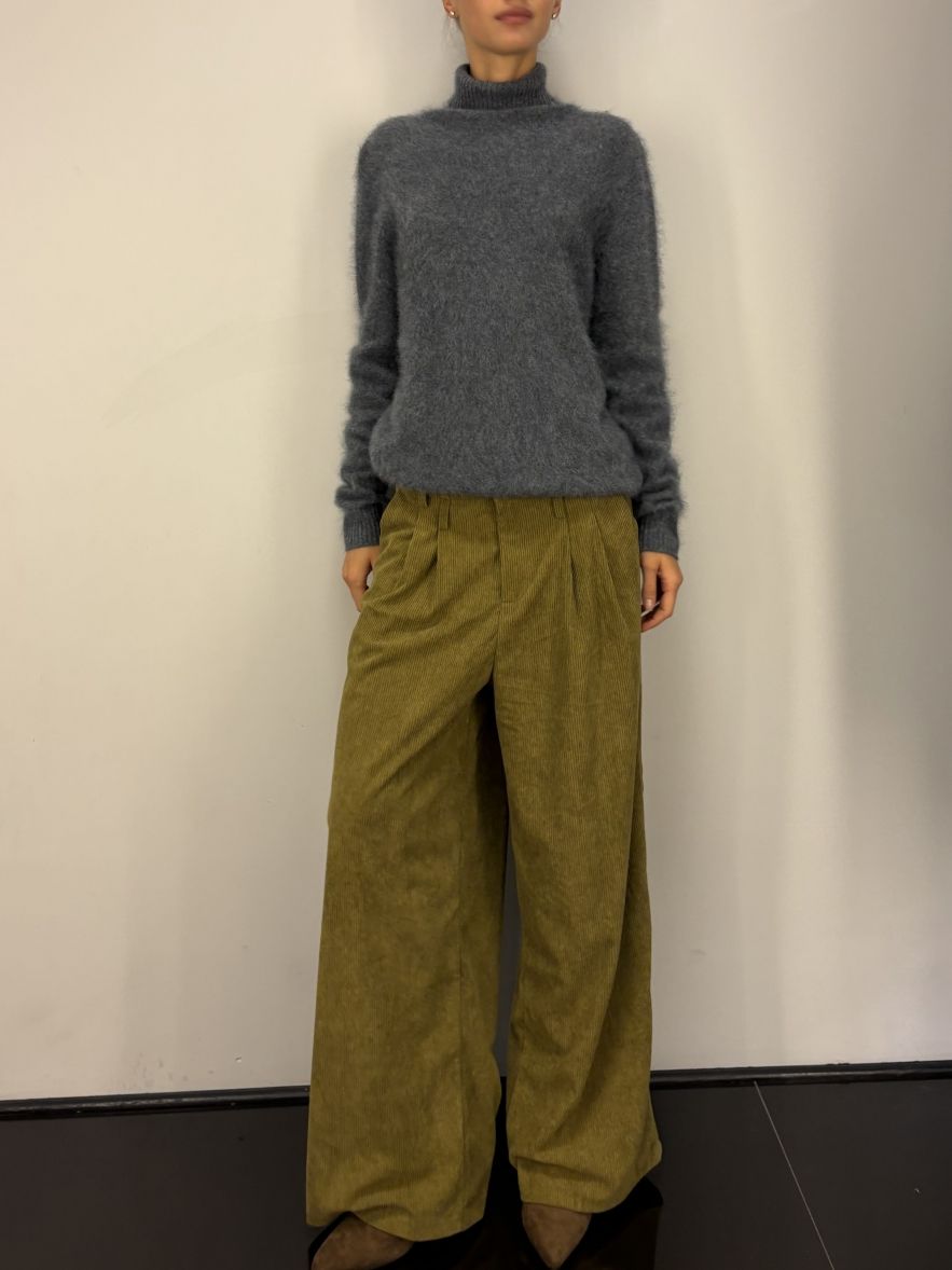 Spodnie oliwkowe sztruksowe szerokie z zakładkami i suwakiem