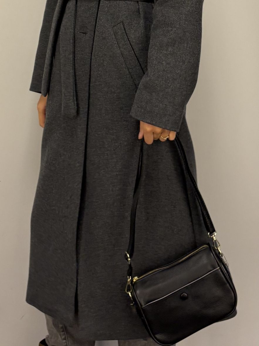 Skórzana mała torebka czarna o szerokim spodzie głęboka 100% skóra naturalna