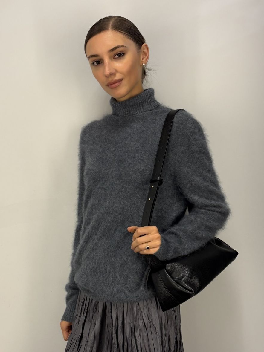 Skórzana mała torebka czarna o podłużnym kształcie 100% skóra naturalna