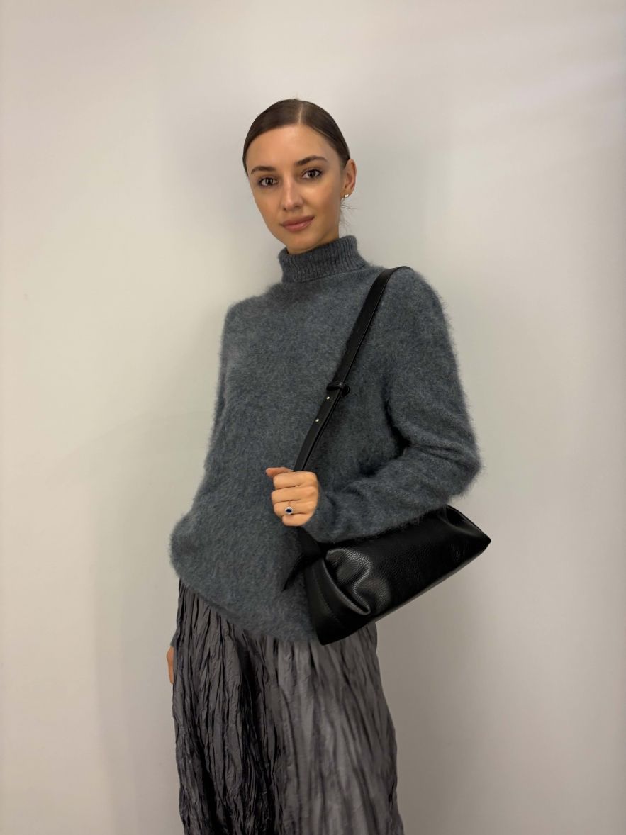 Skórzana mała torebka czarna o podłużnym kształcie 100% skóra naturalna