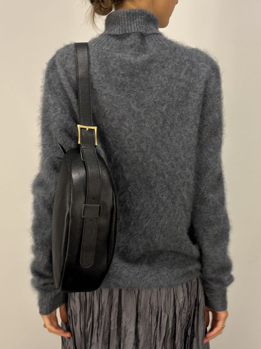 Skórzana czarna torebka średniej wielkości 100% skóra naturalna