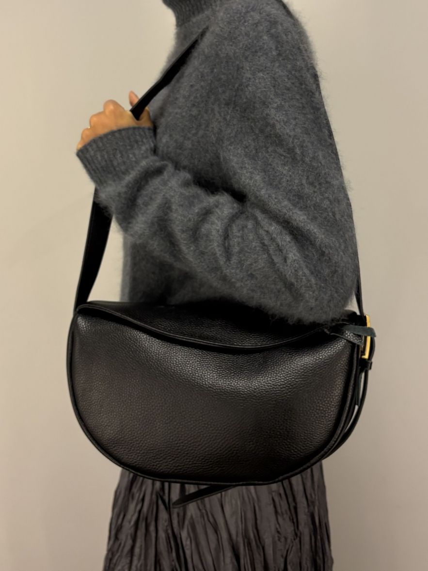 Skórzana czarna torebka średniej wielkości 100% skóra naturalna