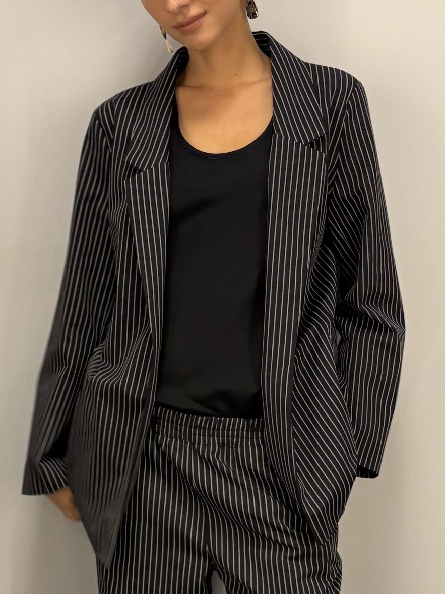 Wełniany Garnitur zestaw marynarka i spodnie czarny w białe paski 100% wełna dziewicza virgin wool